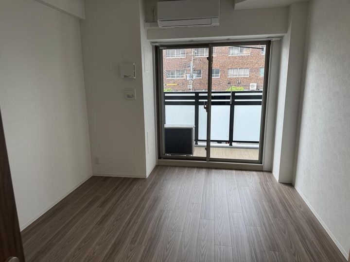 ジェノヴィア神戸湊川公園の居間