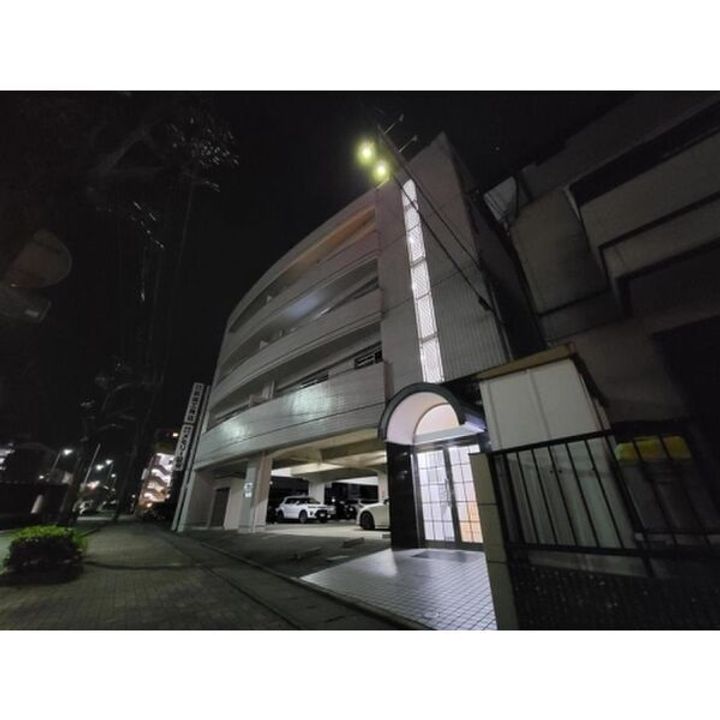 ルーセント白木原の外観