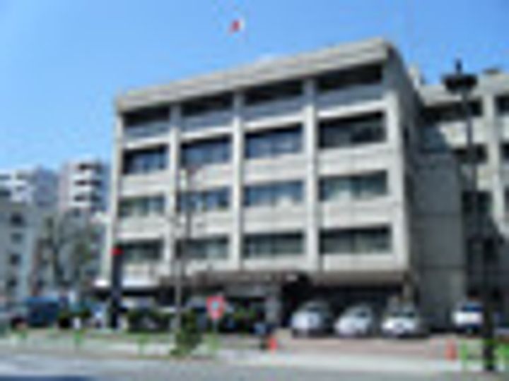 CREAL新富町の周辺
