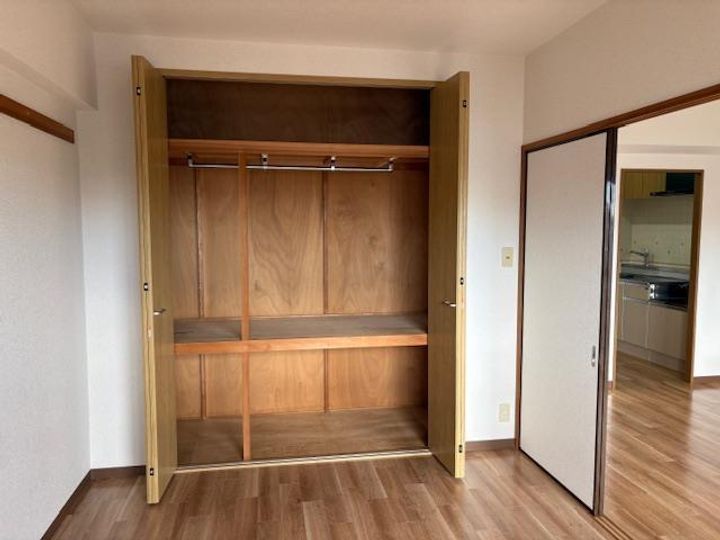 萬家第二ビルの内装