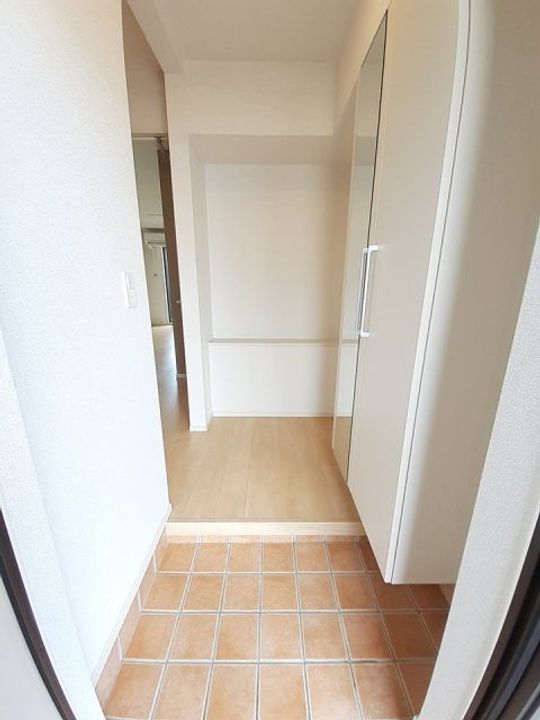 オーブ下田井Fの玄関