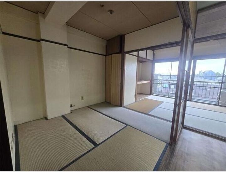 レジリエンス三里の居間