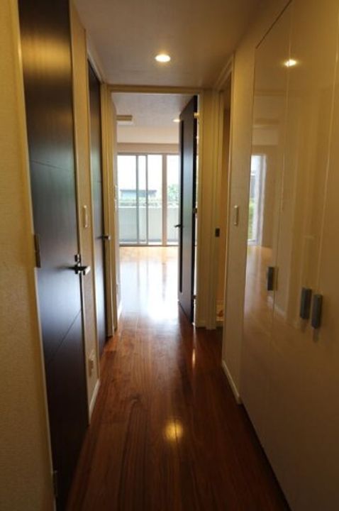 東京都世田谷区池尻4(マンション)の賃貸物件の玄関