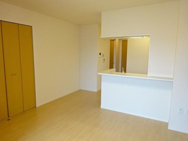 フィオーレ 新開の居間