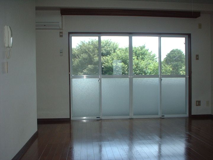 パストラールの居間