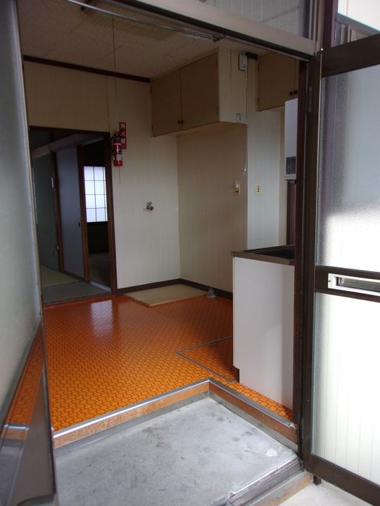 コーポ富士の玄関