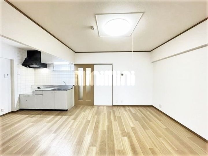 メゾンブローニュ 8の居間