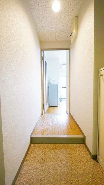 ウイステリア新瑞の玄関