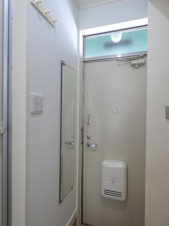 フジハウスIIの玄関