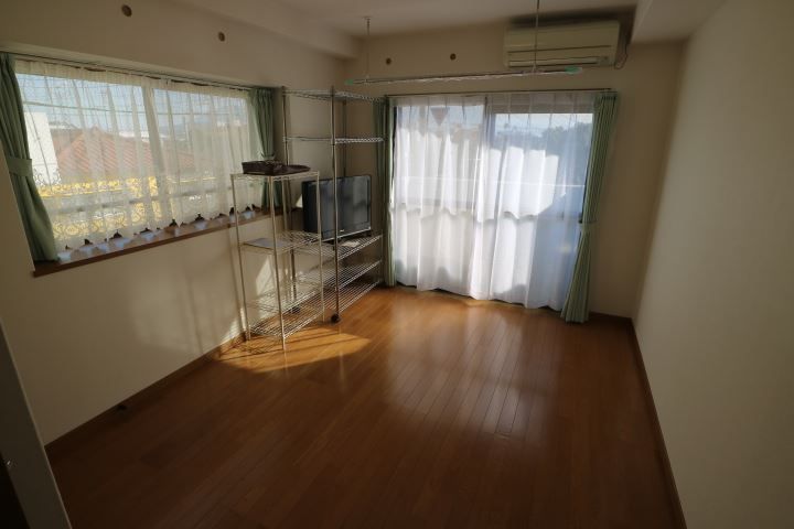 ルーミナスE棟の居間