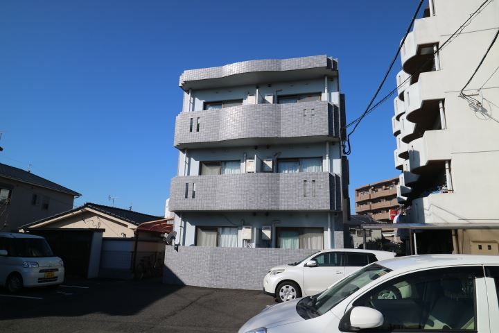 ルーミナスE棟の外観