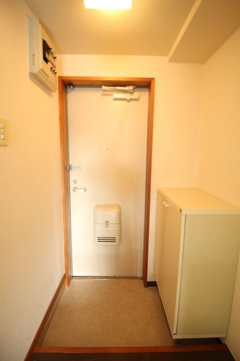 SAJA-WESTの玄関