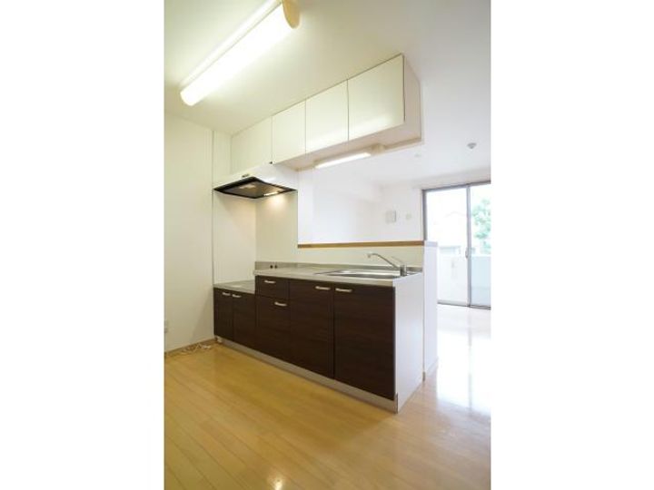 静岡県浜松市中央区有玉台2(マンション)の賃貸物件のキッチン