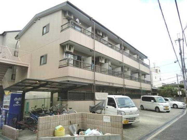 フォレスト長原の外観