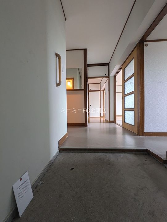 公団狭山住宅11号棟の玄関