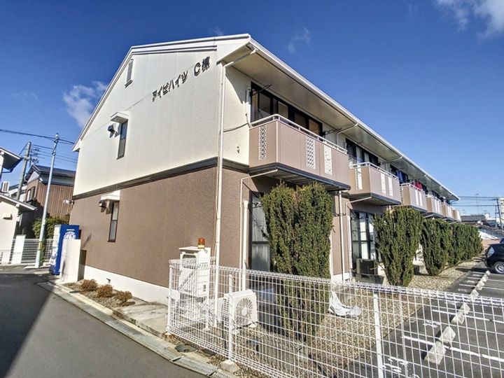 アイビハイツ C棟の外観