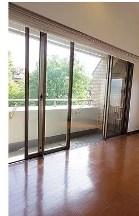 東京都世田谷区弦巻4(マンション)の賃貸物件の居間