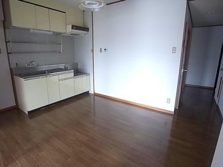 岐阜県岐阜市西鶉6(マンション)の賃貸物件の居間