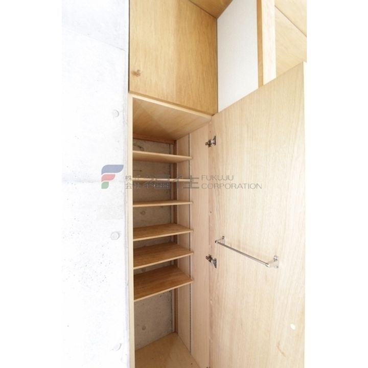 エオリアーナの玄関