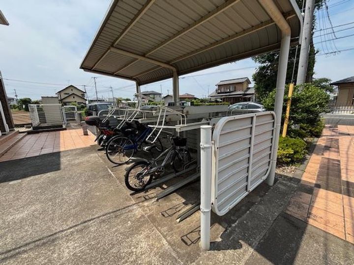 ルミエール東館A棟の地図