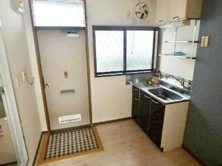 ハイツコウガクの玄関