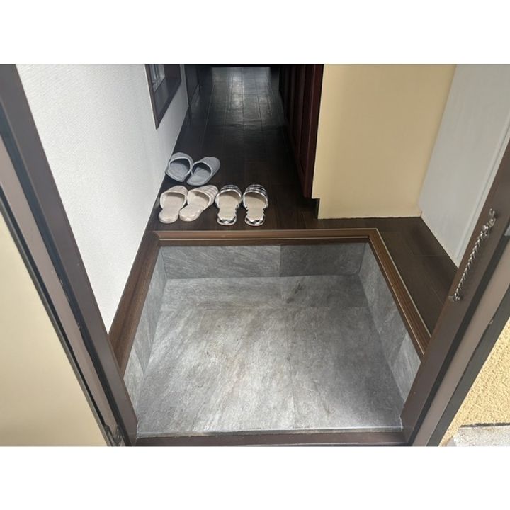 ソレイユ荻窪の玄関