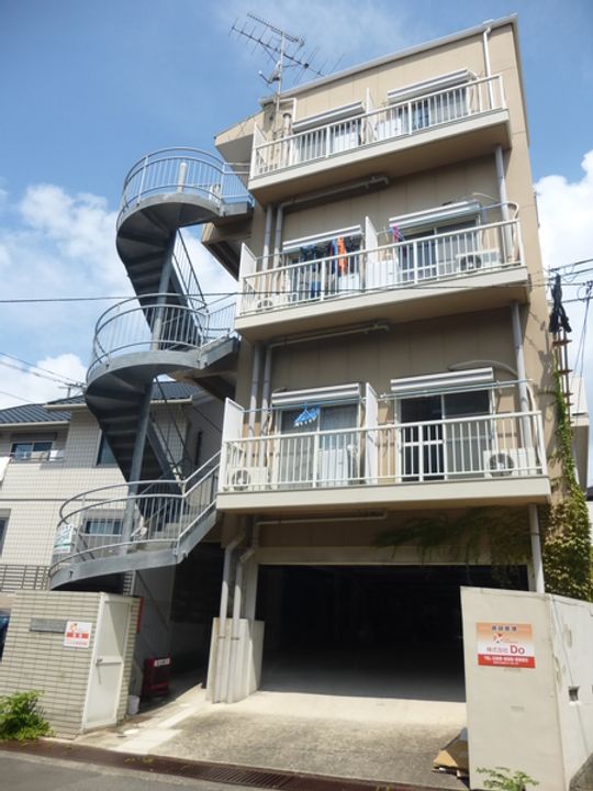 クイーンパレス橋口町の外観