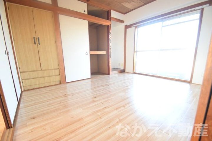 徳島県阿南市見能林町下志んじやく(アパート)の賃貸物件の居間
