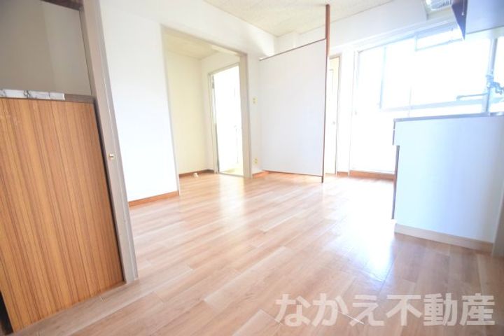 徳島県阿南市見能林町下志んじやく(アパート)の賃貸物件の居間