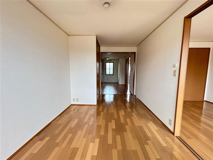 ハイツ仲見代の居間