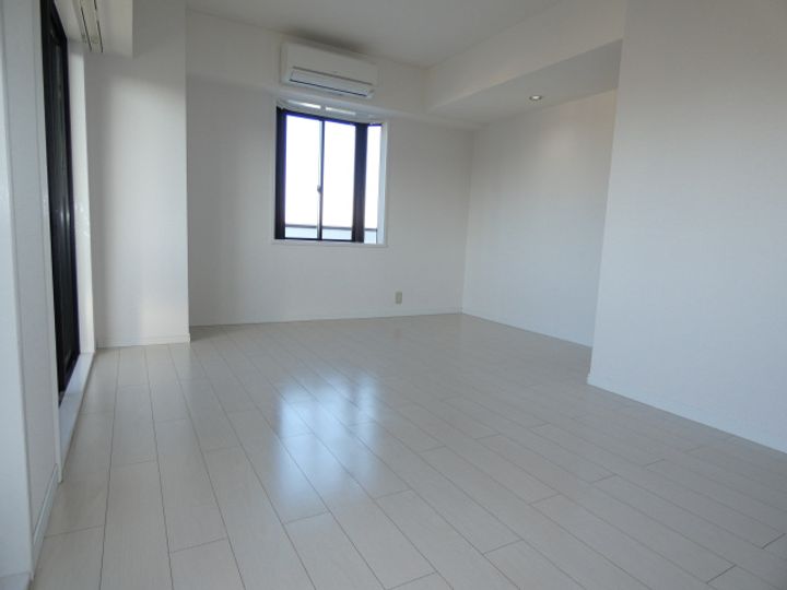 アンシャンテ岡山の居間