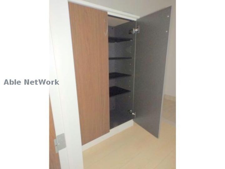 茨城県古河市中田(アパート)の賃貸物件の玄関