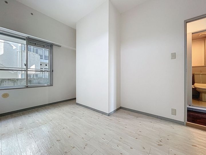 マンション栂森の内装