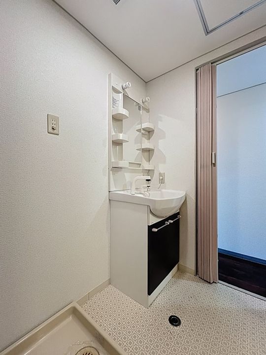 マンション栂森の内装