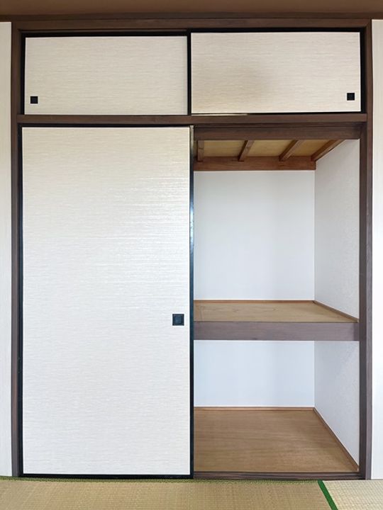 マンション栂森の内装