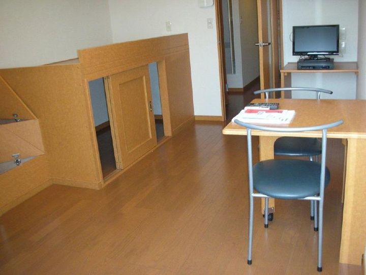 レオパレスリバーポートの居間