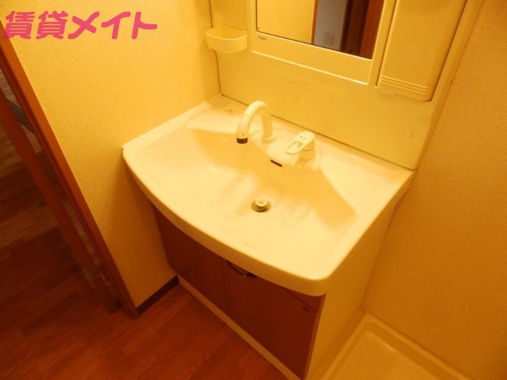 ロイヤル ラ ファミーユA棟の内装
