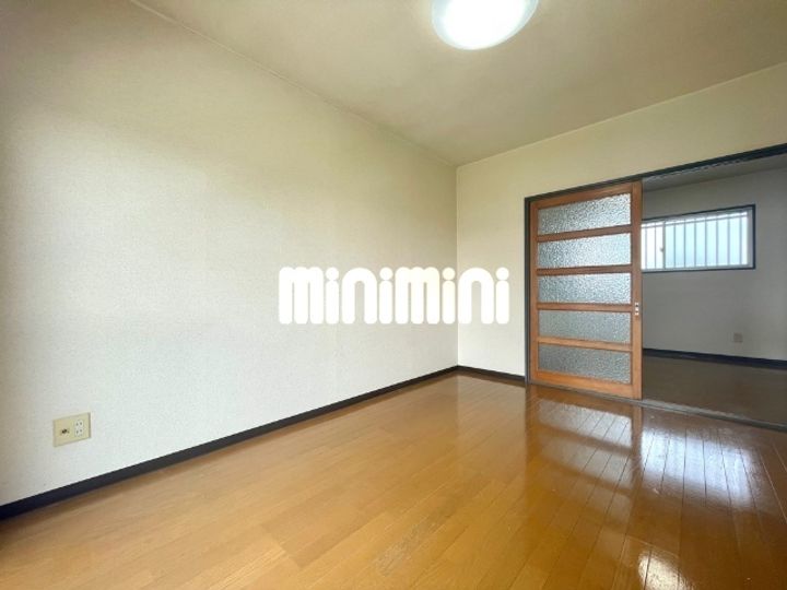 マンションコロクの居間