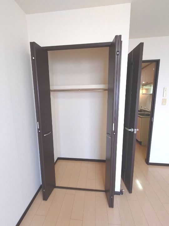 大阪府堺市西区鳳東町7(アパート)の賃貸物件の内装