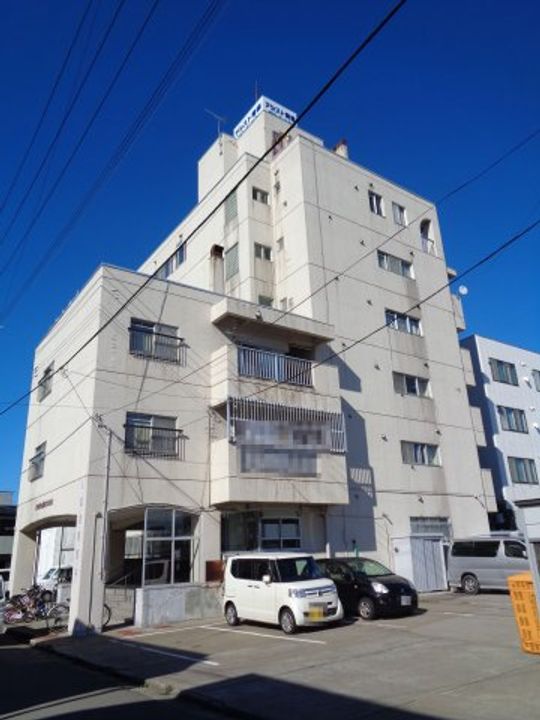 アシスト青森マンションの外観