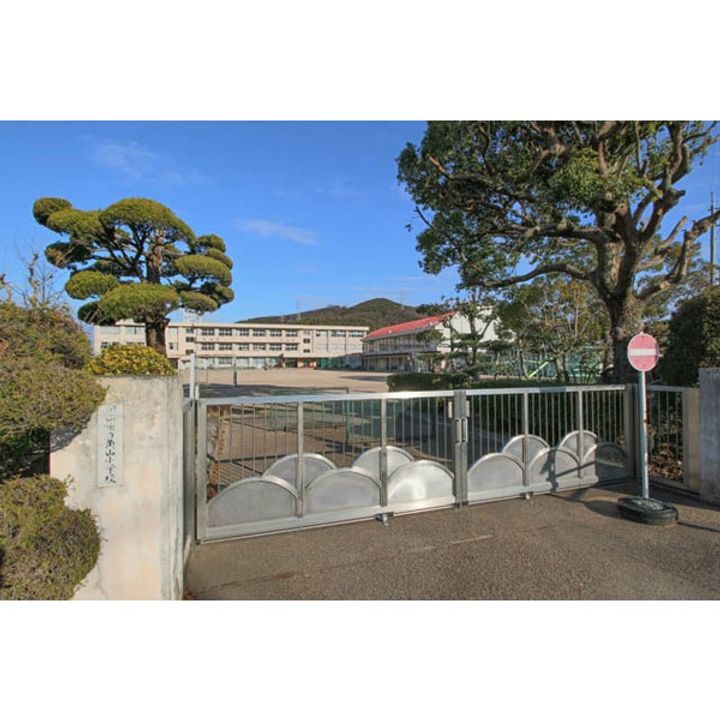 ビバーチェナラバラの周辺