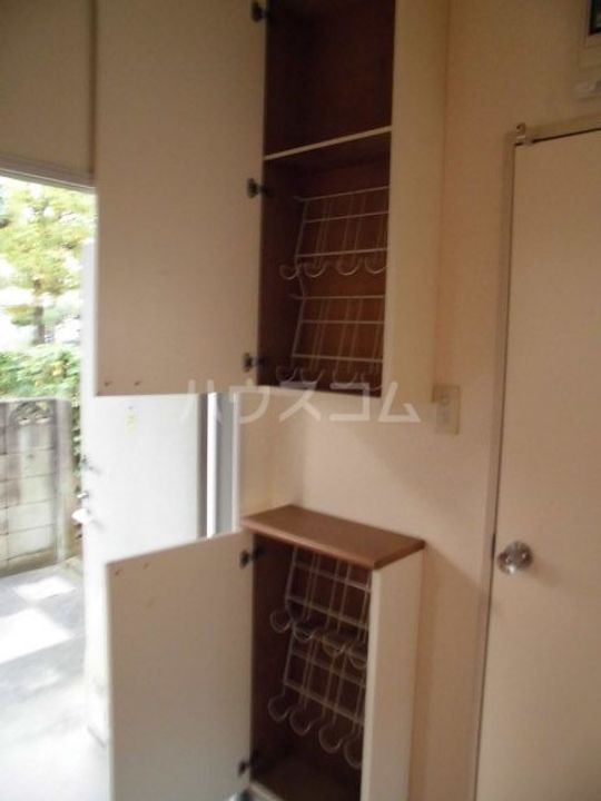 パールハイツ堀江の玄関