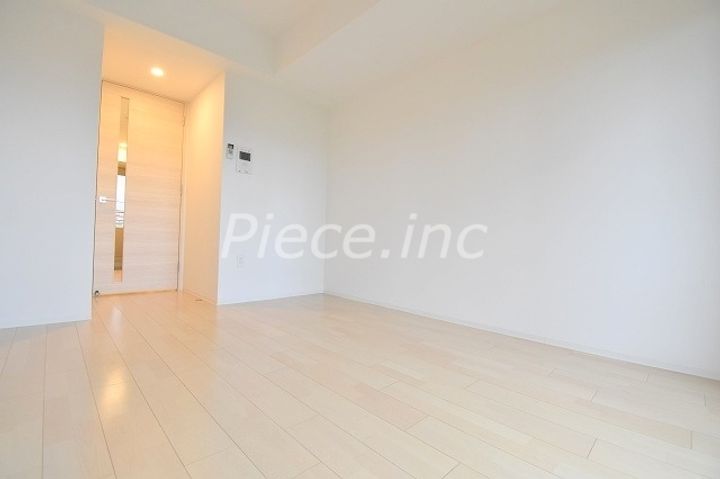 レジュールアッシュ ザパークフロントの居間