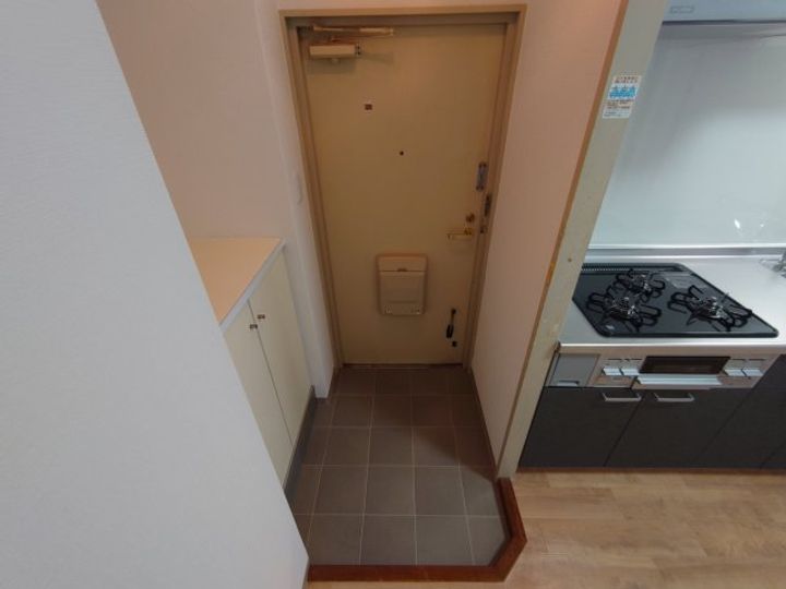 メゾン南花屋敷の玄関