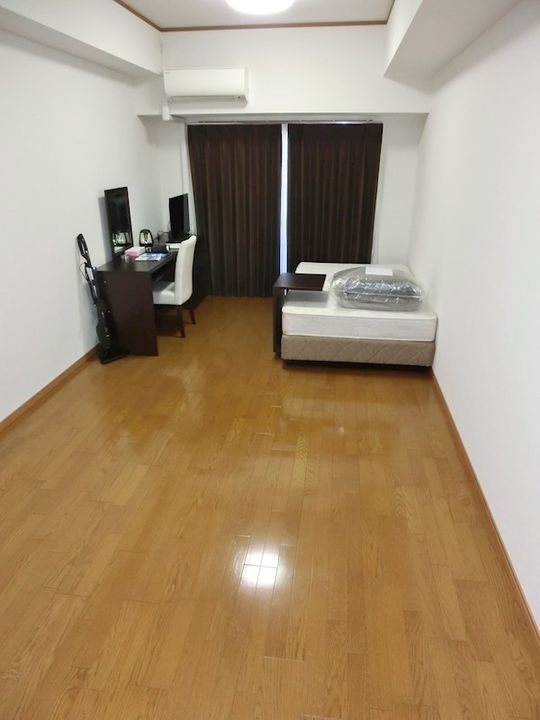 ウイング稲荷町の居間