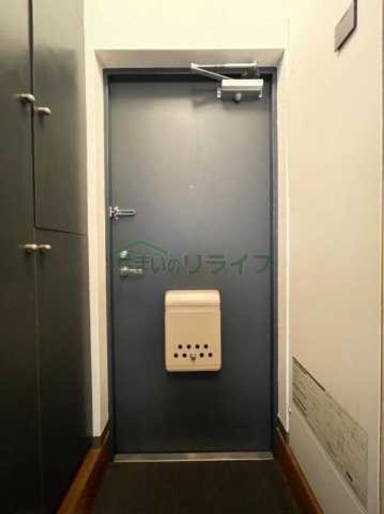 ロンスター三軒茶屋の玄関