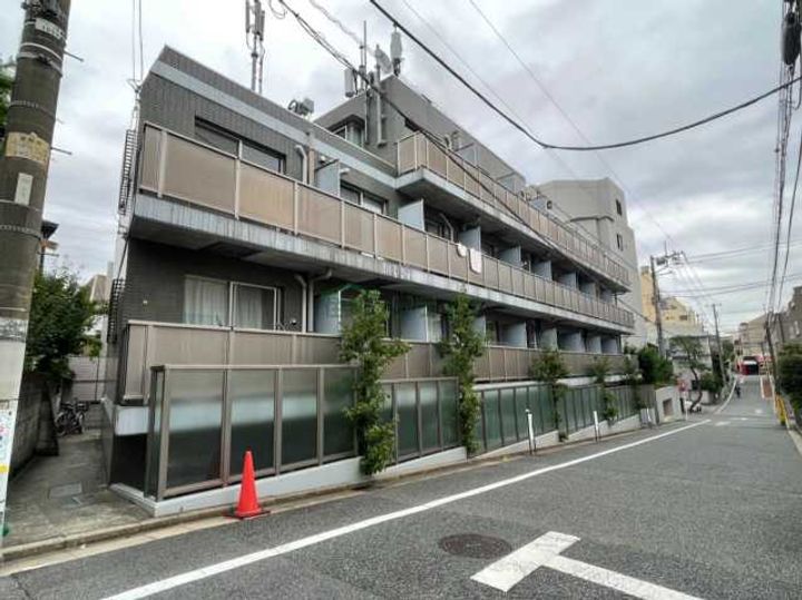 ロンスター三軒茶屋の外観
