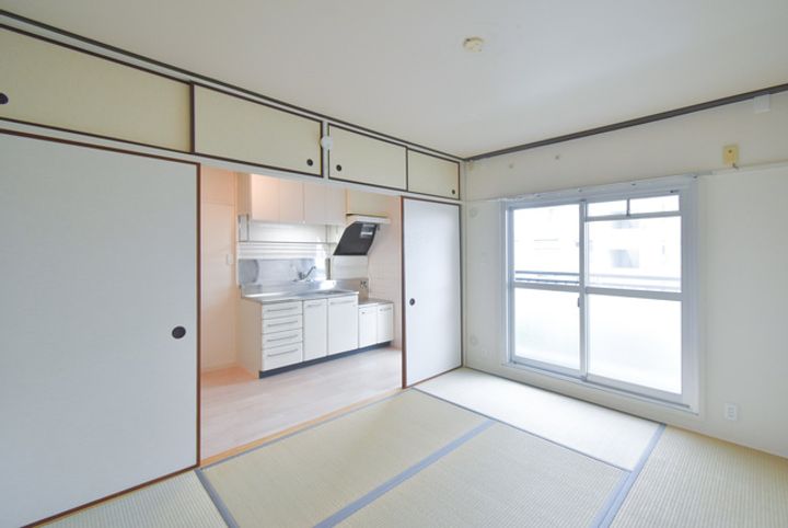 UR男山の居間