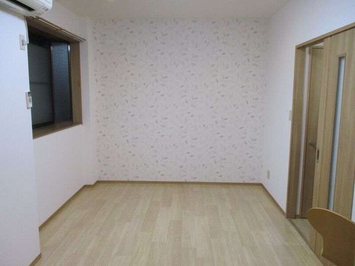 エムハイツ津の辺の居間