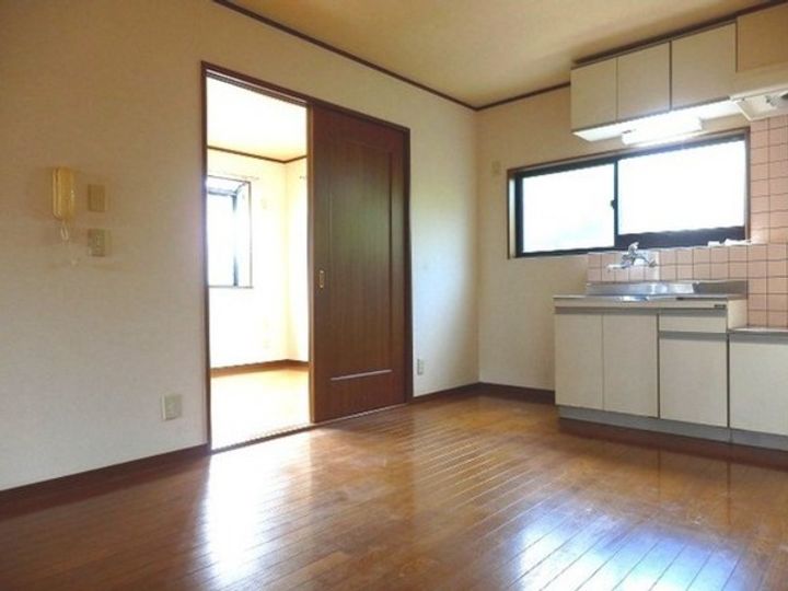 コーポ花水木 α館の居間